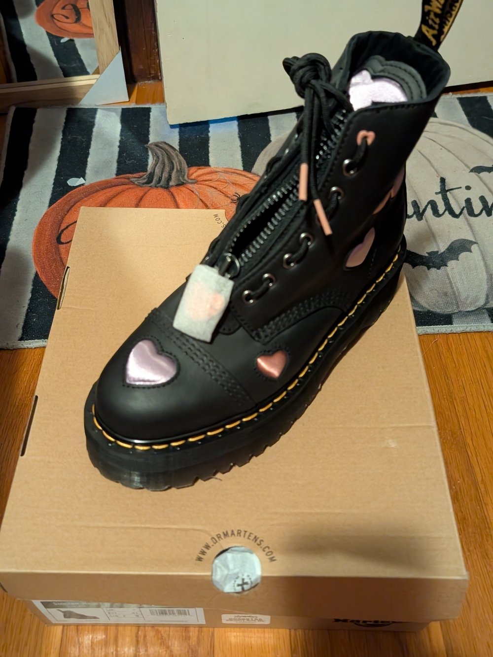 Dr. Martens Sinclair Heart Boots in Black - Picture 9 of 9
